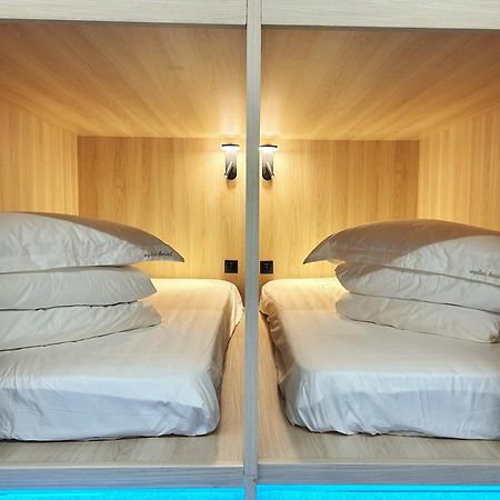 Unplan Hostel Madrid Exterior photo