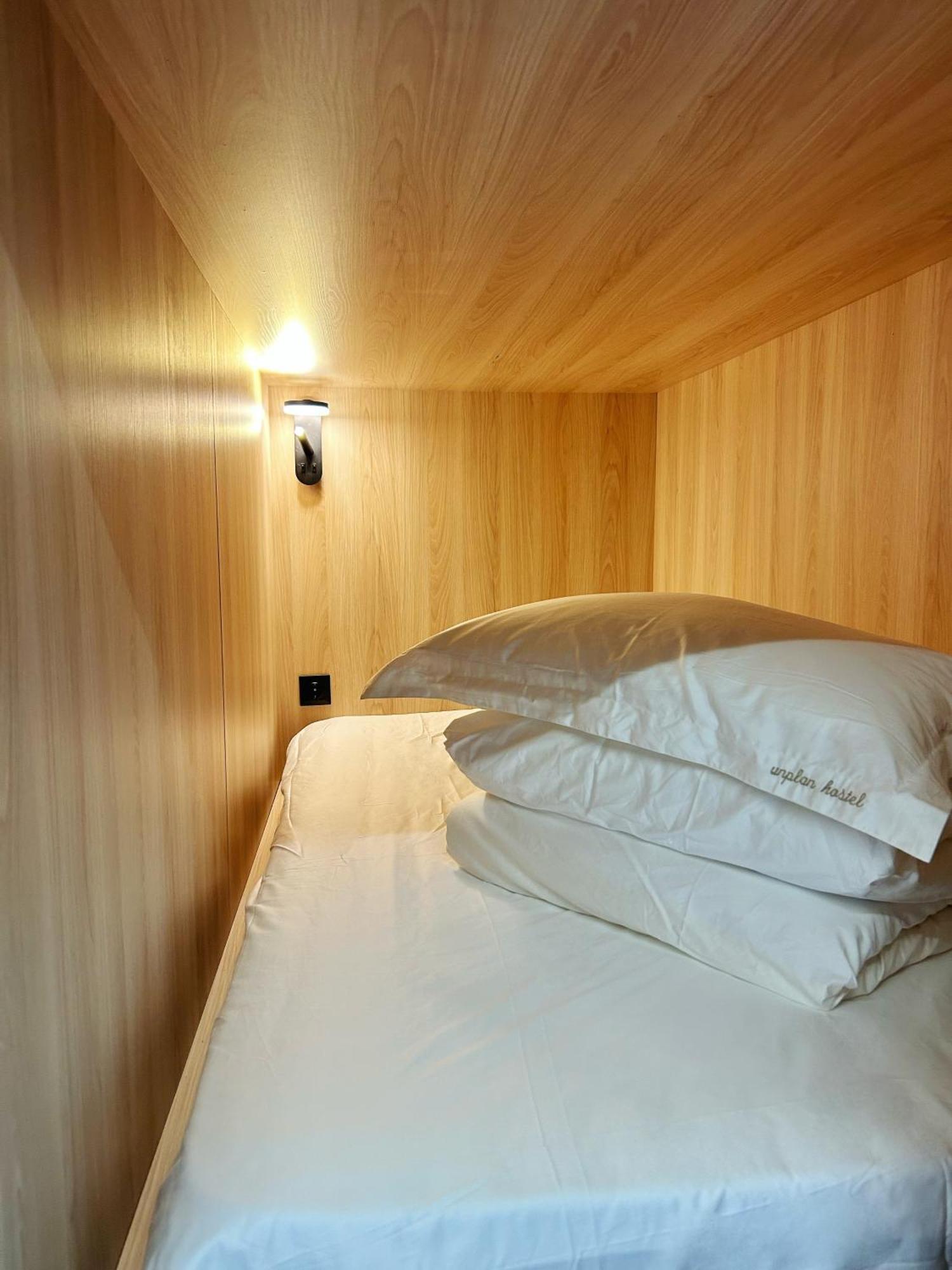 Unplan Hostel Madrid Exterior photo