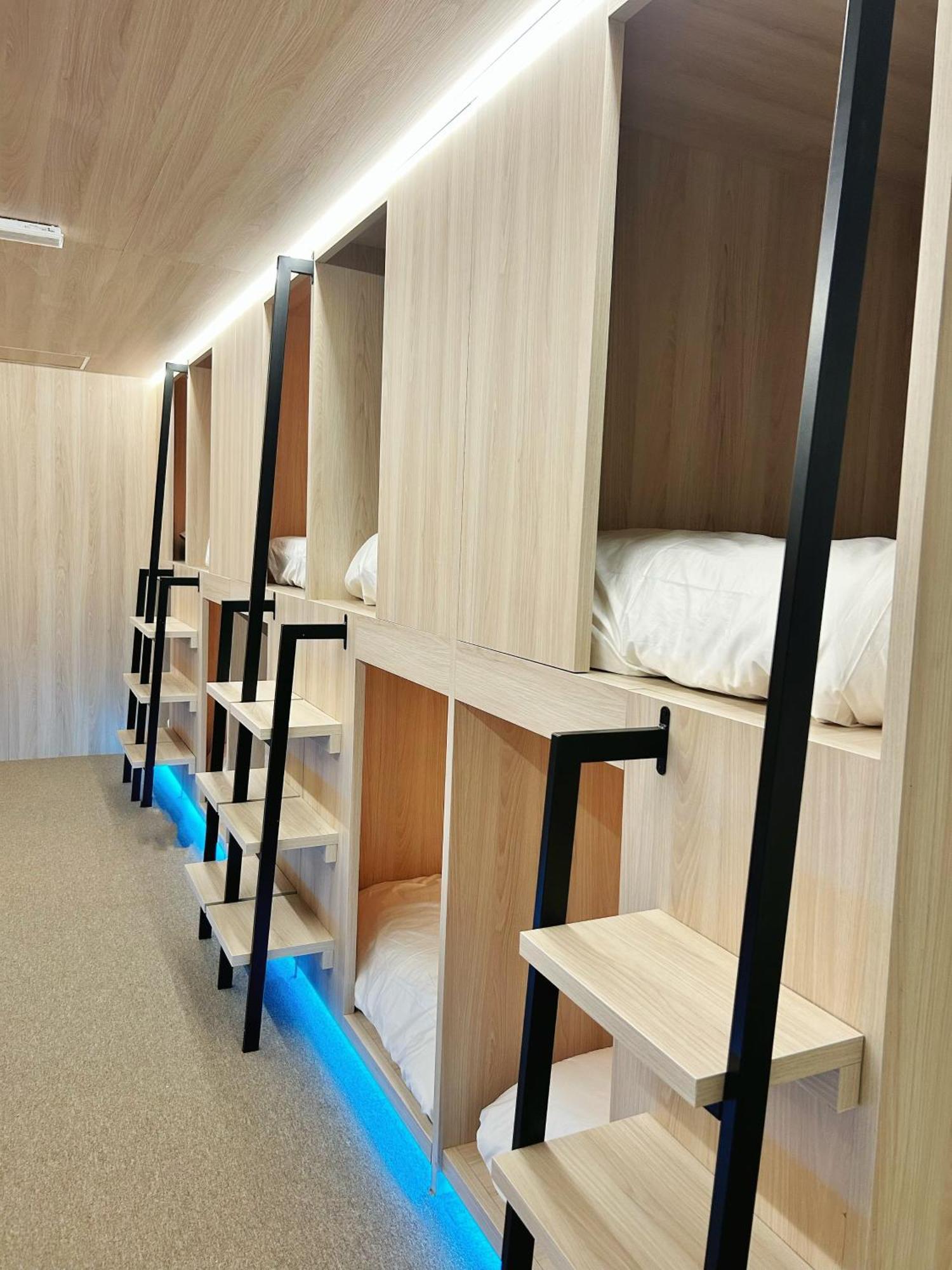 Unplan Hostel Madrid Exterior photo