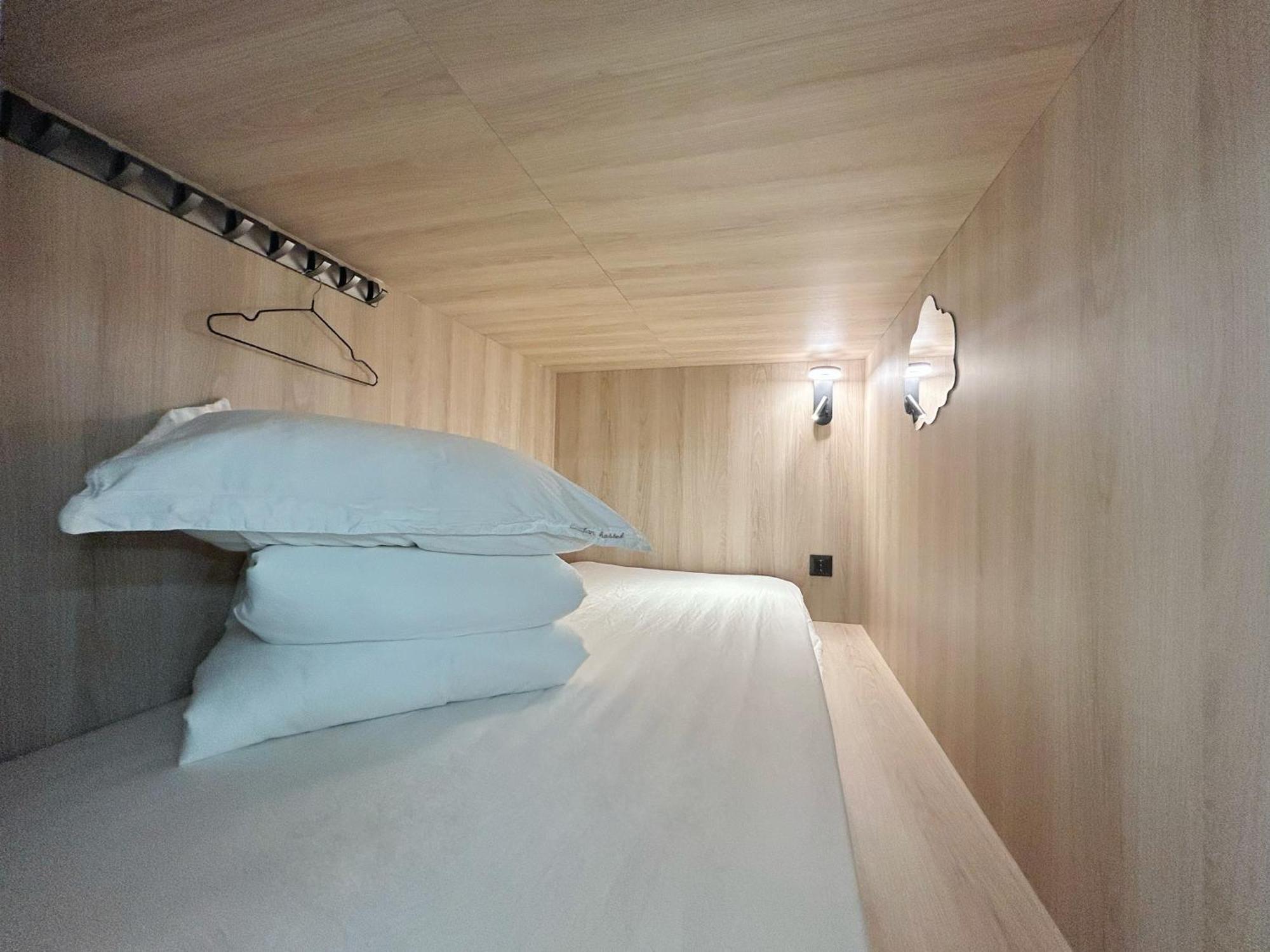 Unplan Hostel Madrid Exterior photo